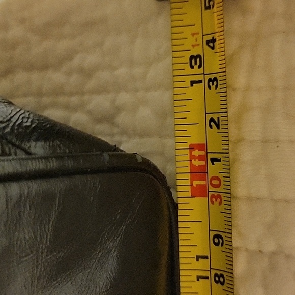 Coach black purse see pictures nice hardware a couple scuffs - Picture 10 of 14